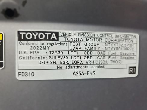 Used 2022 Toyota RAV4 XLE Premium FWD image 15