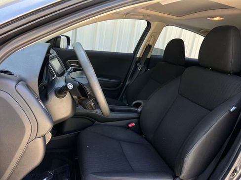 Used 2018 Honda HR-V EX image 12