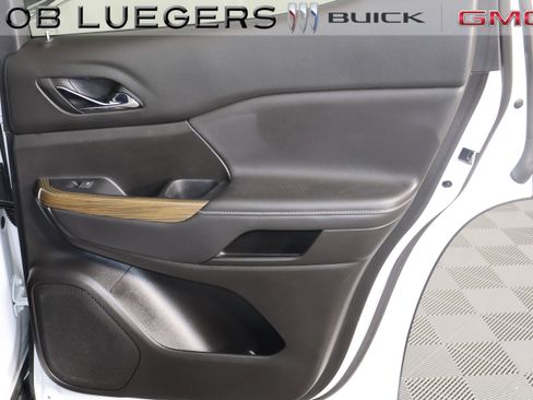 Certified 2023 GMC Acadia SLE w/ Driver Convenience Package image 16