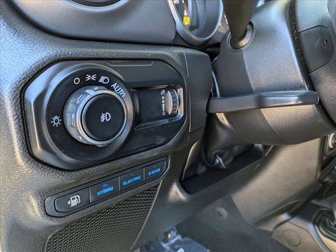 Used 2023 Jeep Wrangler Unlimited AWD/4WD image 17