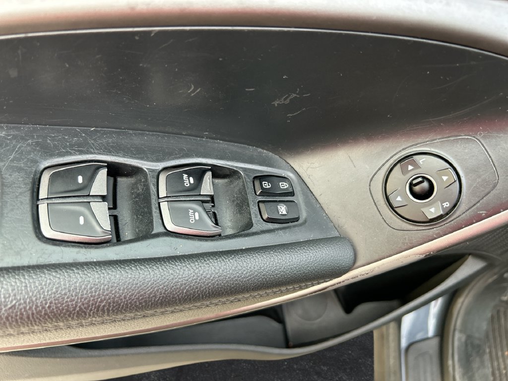 Used 2017 Hyundai Santa Fe SE FWD image 13