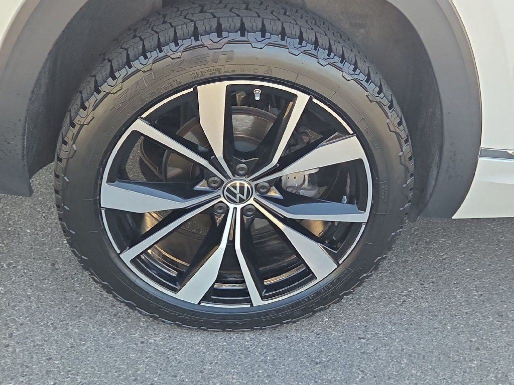 Used 2024 Volkswagen Atlas SEL Premium R-Line AWD/4WD image 13