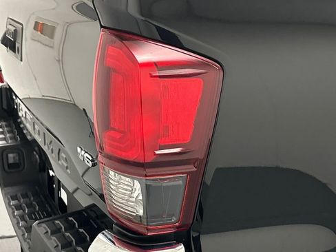 Certified 2023 Toyota Tacoma SR5 AWD/4WD image 22