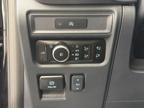 Used 2025 Ford F150 Lariat image 29