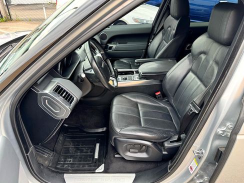 Used 2015 Land Rover Range Rover Sport SE image 13