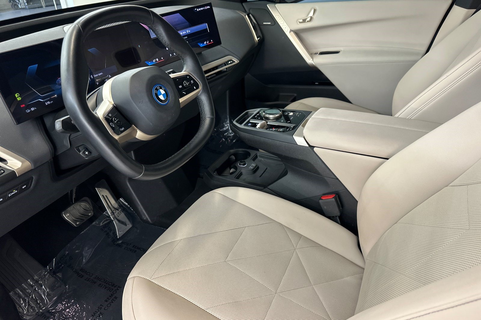 Certified 2024 BMW iX xDrive50 w/ Sport Package AWD/4WD image 4