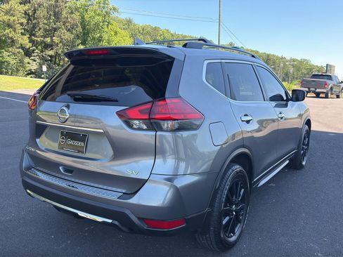 Used 2017 Nissan Rogue SV w/ Midnight Edition FWD image 3