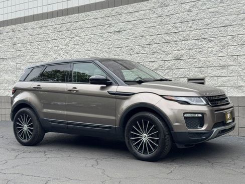 Used 2017 Land Rover Range Rover Evoque SE Premium AWD/4WD image 4