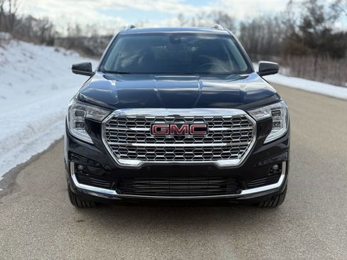 Used 2024 GMC Terrain Denali w/ Denali Premium Package image 4