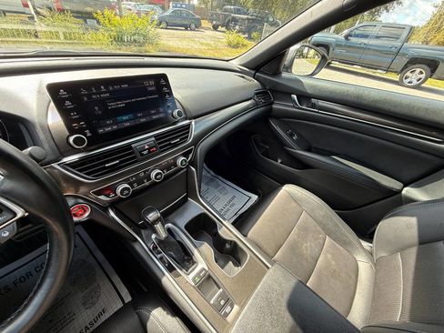 Used 2019 Honda Accord Sport image 18
