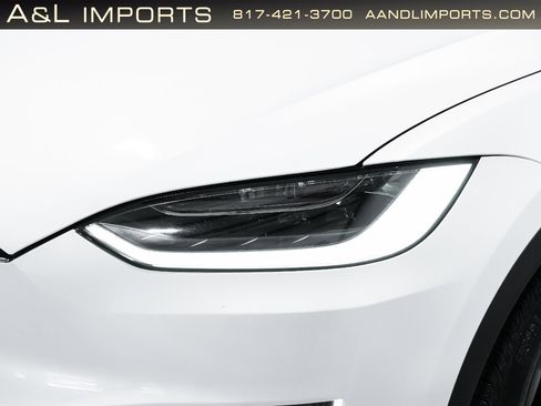 Used 2018 Tesla Model X 75D image 18