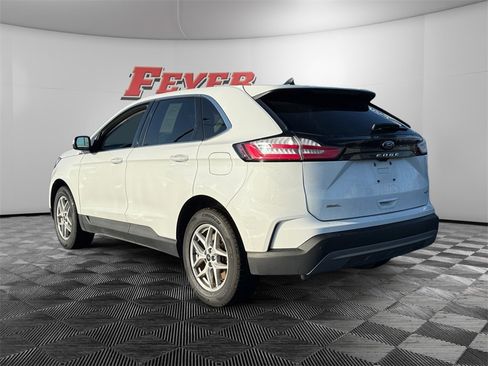 Used 2024 Ford Edge SEL image 3