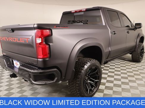 Used 2025 Chevrolet Silverado 1500 LTZ AWD/4WD image 24