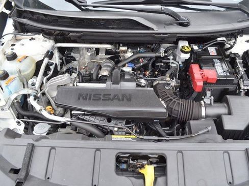 Used 2024 Nissan Rogue S image 38