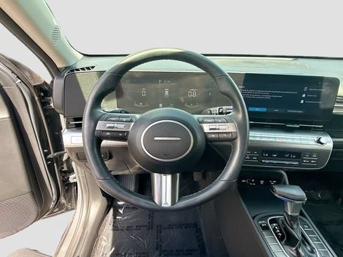 Used 2025 Hyundai Kona SEL FWD image 11