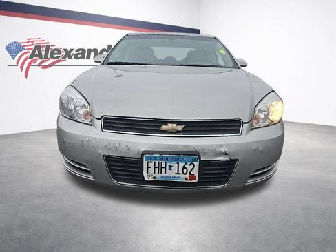 Used 2008 Chevrolet Impala LT FWD image 2