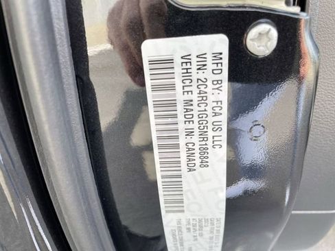 Used 2022 Chrysler Pacifica Limited w/ S Appearance Package image 27