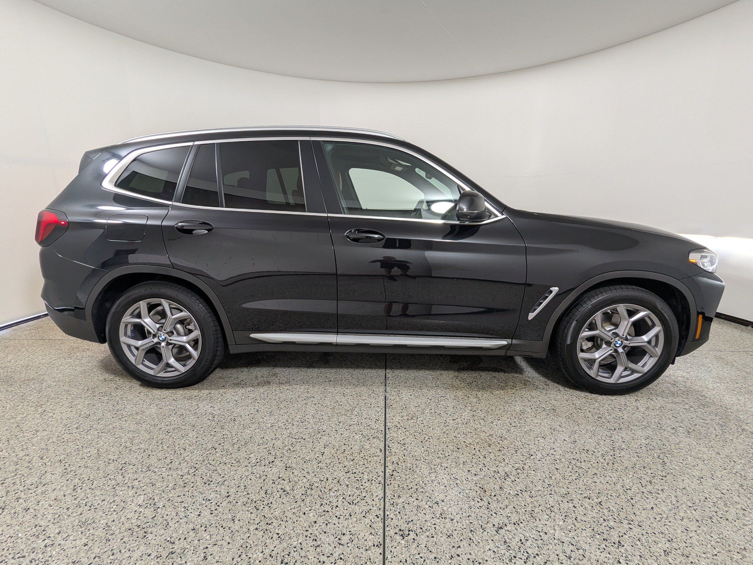 Used 2023 BMW X3 sDrive30i w/ Premium Package RWD image 8
