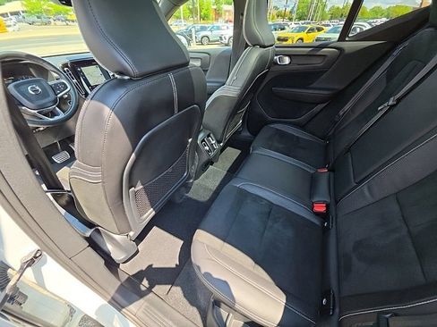Used 2019 Volvo XC40 T5 R-Design AWD/4WD image 24