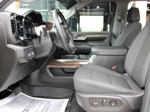 Used 2025 Chevrolet Silverado 2500 LT w/ Trail Boss Package AWD/4WD image 19