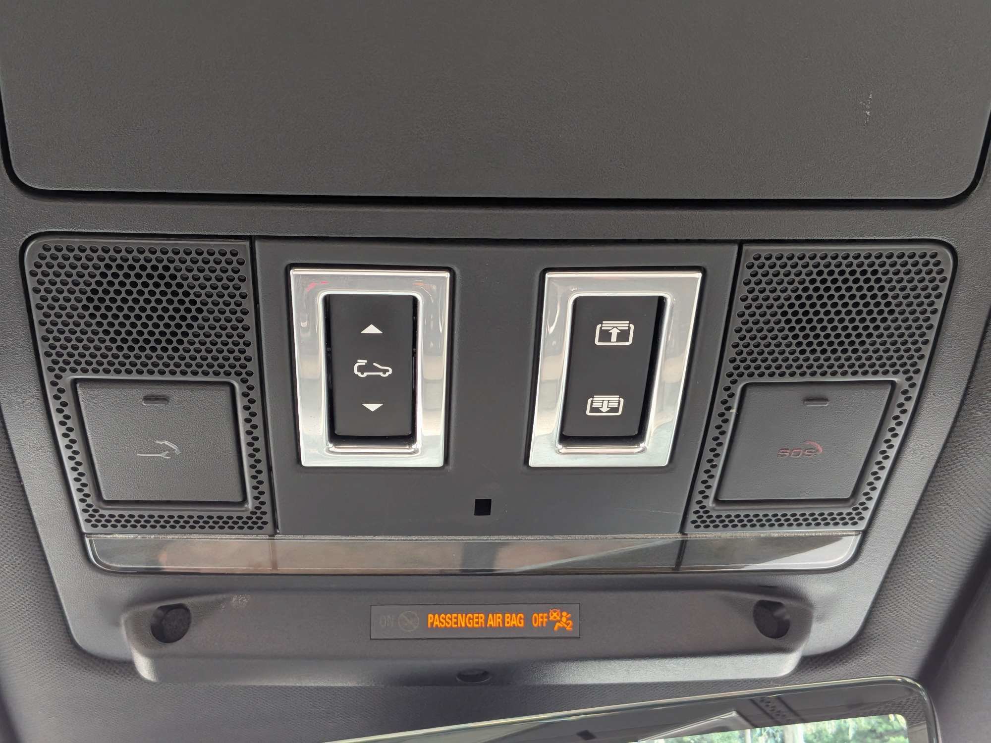 Used 2021 Land Rover Defender 110 SE AWD/4WD image 30