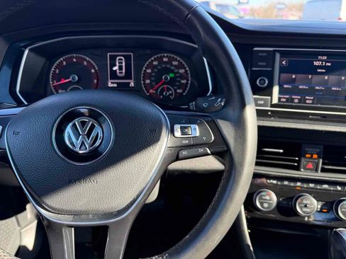 Used 2019 Volkswagen Jetta SE w/ Cold Weather Package image 23
