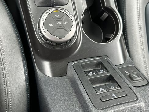 Used 2024 Ford Bronco Outer Banks AWD/4WD image 28