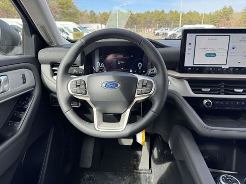 New 2026 Ford Explorer Active image 13