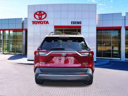 Used 2021 Toyota RAV4 Limited w/ Limited Grade Weather Package AWD/4WD image 4