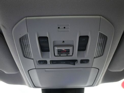 Used 2023 Toyota Highlander Limited image 24