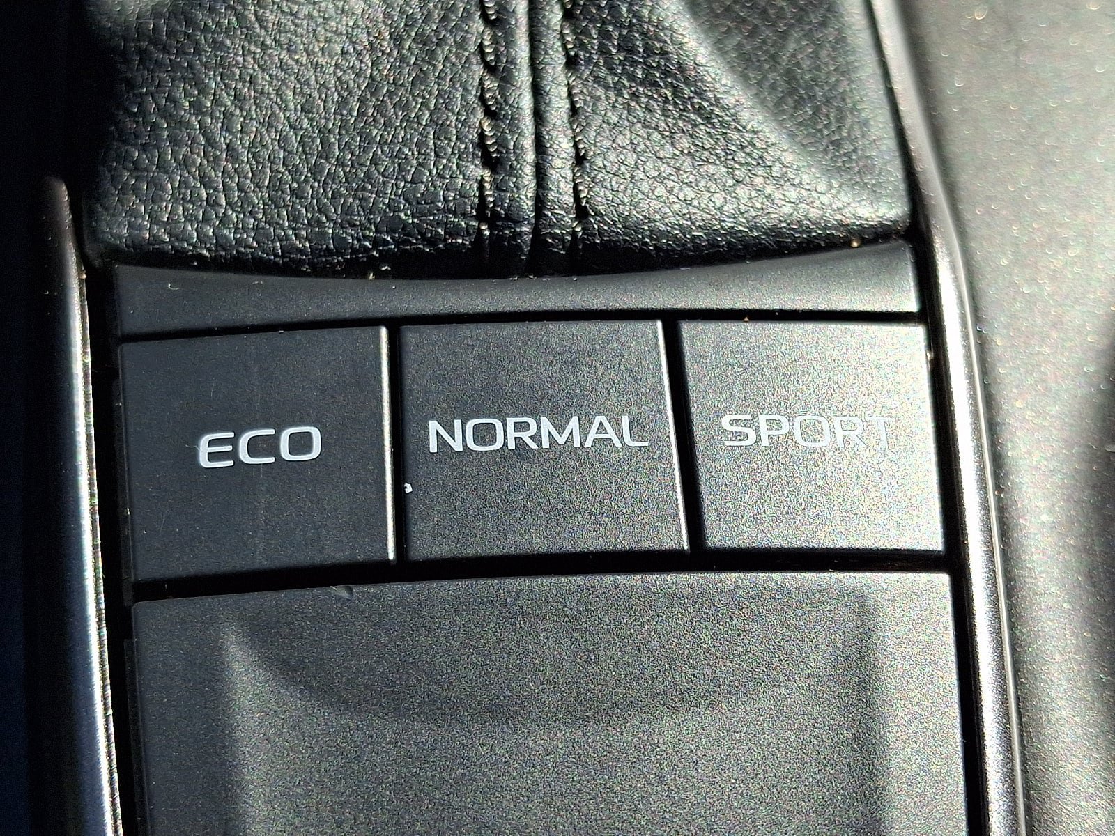 Certified 2024 Toyota Camry SE FWD image 23