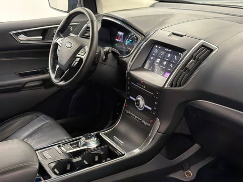 Used 2019 Ford Edge Titanium AWD/4WD image 10