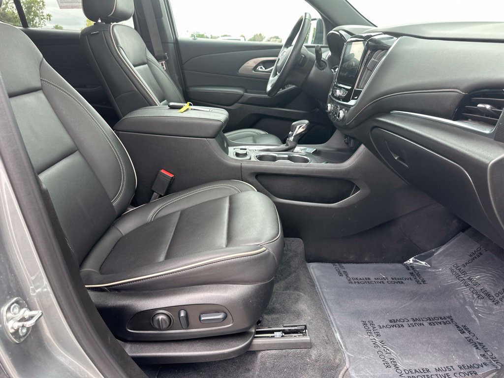 Used 2024 Chevrolet Traverse Premier w/ Redline Edition AWD/4WD image 34