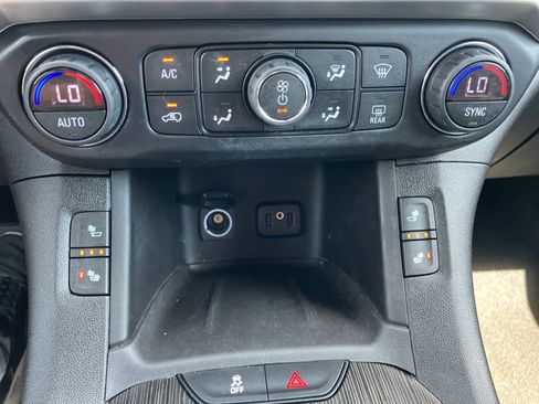 Used 2018 GMC Acadia SLT AWD/4WD image 19