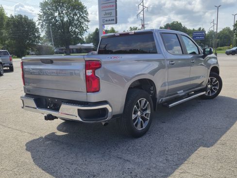 Used 2023 Chevrolet Silverado 1500 LT AWD/4WD image 2