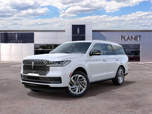 New 2027 Lincoln Navigator Reserve RWD image 2