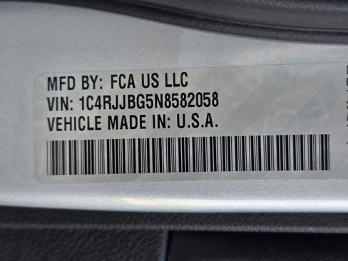 Used 2022 Jeep Grand Cherokee L Limited w/ Luxury Tech Group II image 34