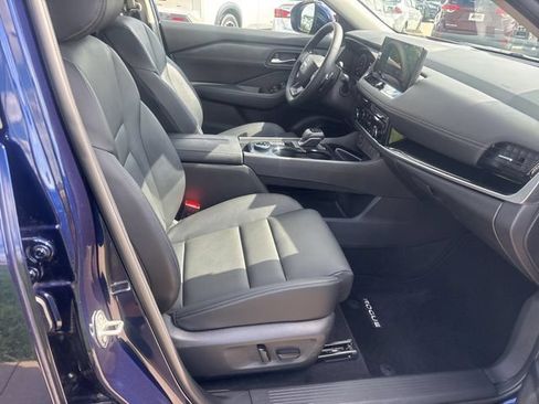 Used 2025 Nissan Rogue SL w/ Tech Package AWD/4WD image 19