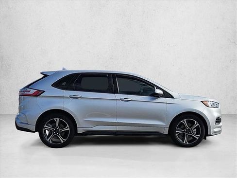 Used 2019 Ford Edge ST w/ Convenience Package AWD/4WD image 4