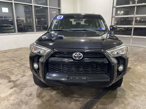 Used 2018 Toyota 4Runner SR5 AWD/4WD image 2