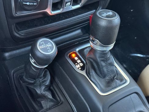Used 2023 Jeep Wrangler Unlimited AWD/4WD image 25