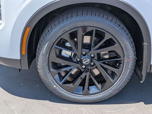 New 2026 Nissan Rogue SL AWD/4WD image 9