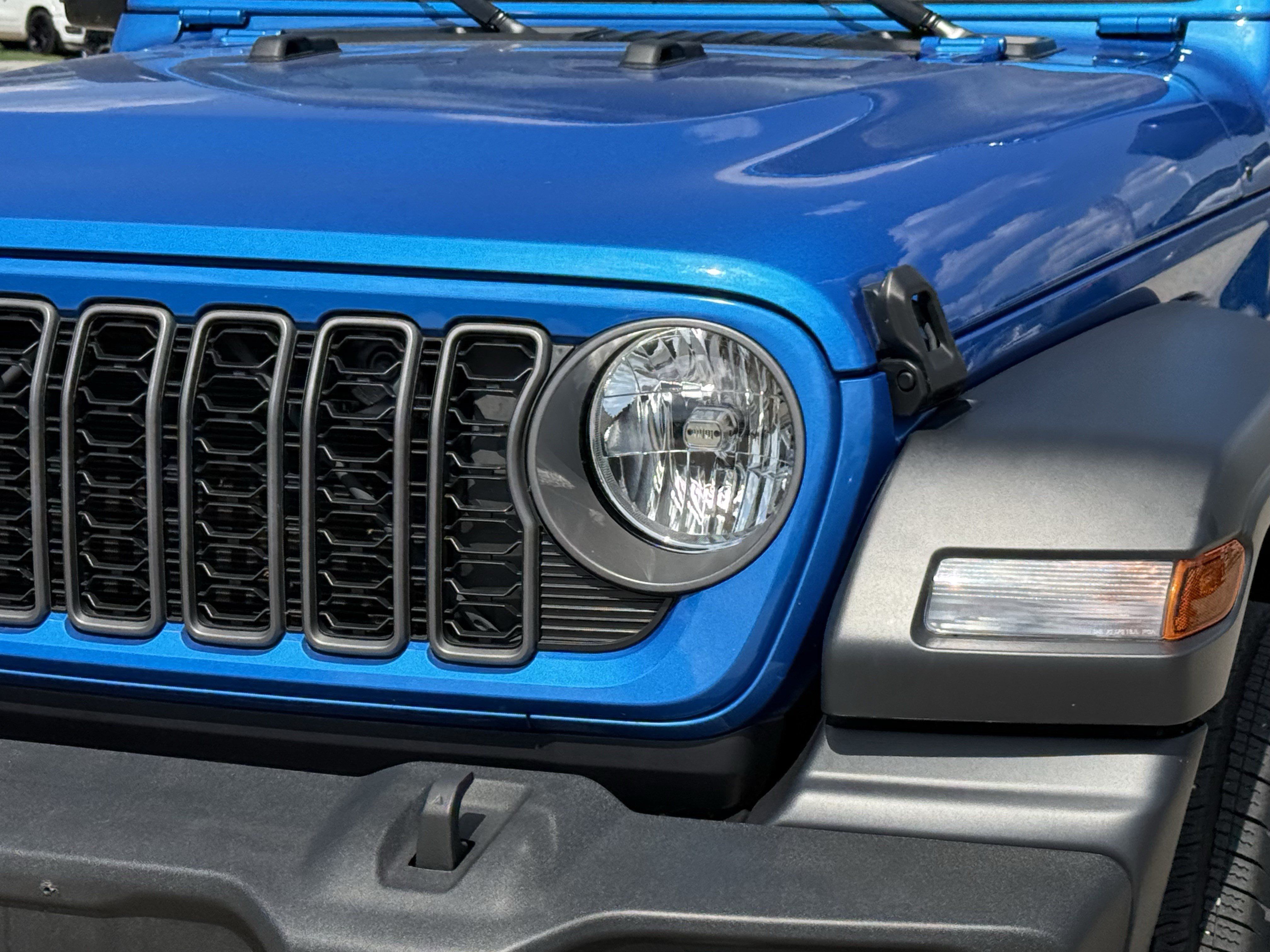 Used 2026 Jeep Wrangler Sport AWD/4WD image 12