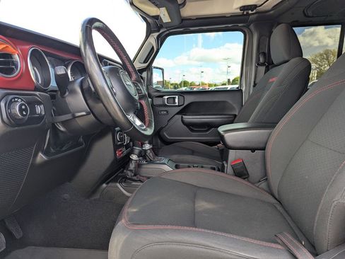 Used 2023 Jeep Gladiator Rubicon w/ Cold Weather Group AWD/4WD image 16