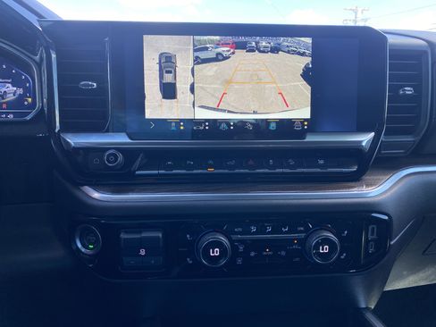 Used 2022 Chevrolet Silverado 1500 LT Trail Boss w/ LT Trail Boss Premium Package AWD/4WD image 15