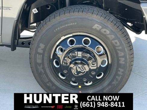 New 2026 RAM 3500 Laramie AWD/4WD image 14