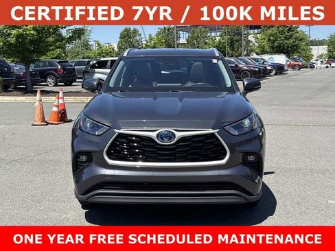 Used 2022 Toyota Highlander XLE AWD/4WD image 6