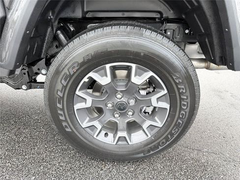 New 2026 Jeep Gladiator Sport AWD/4WD image 18