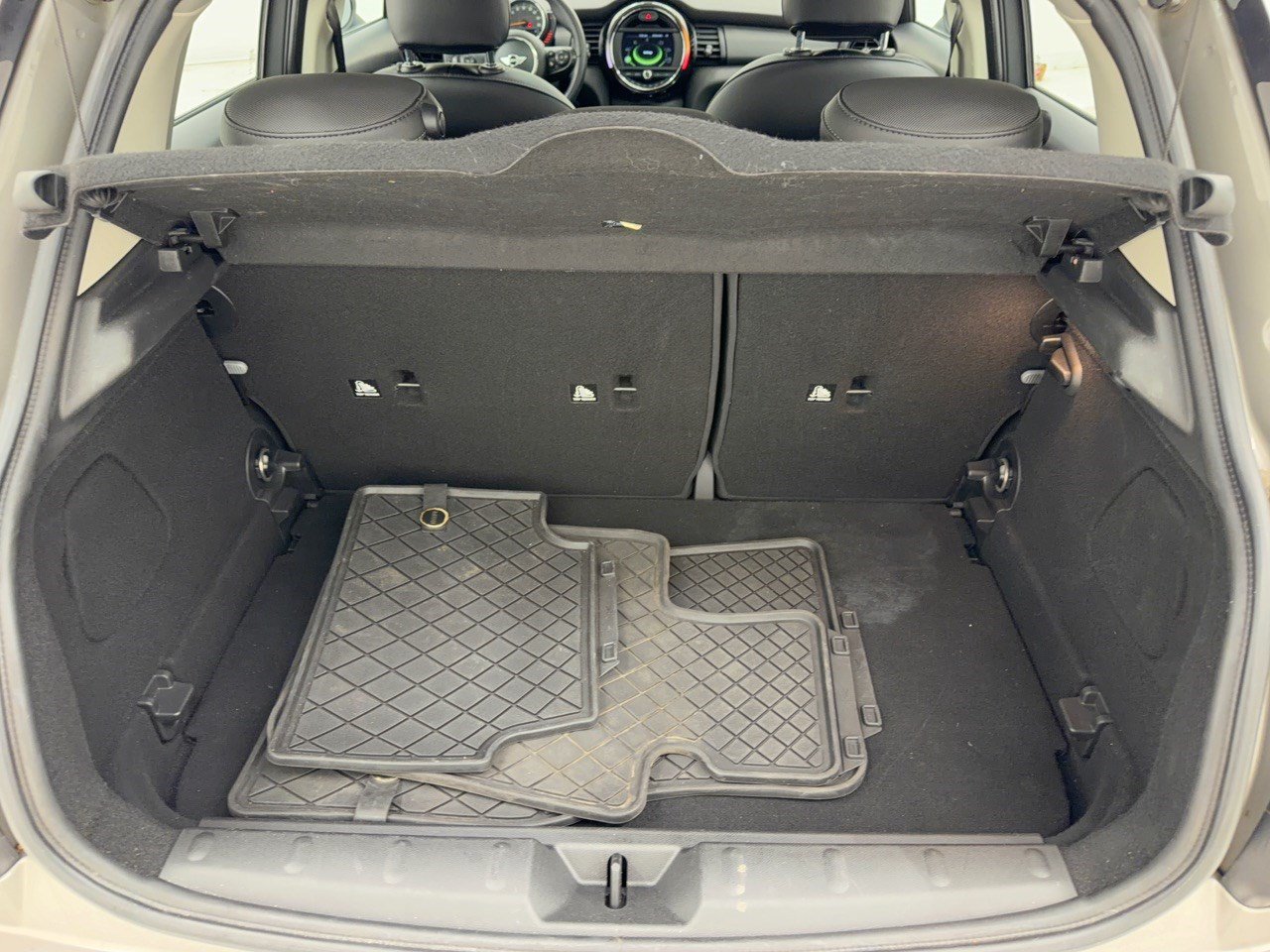 Used 2017 MINI Cooper 4-Door Hardtop FWD image 28