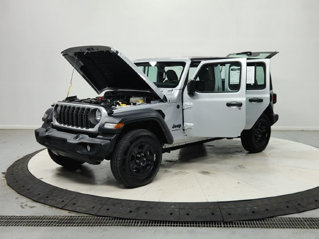 Used 2024 Jeep Wrangler Unlimited Sport AWD/4WD image 12